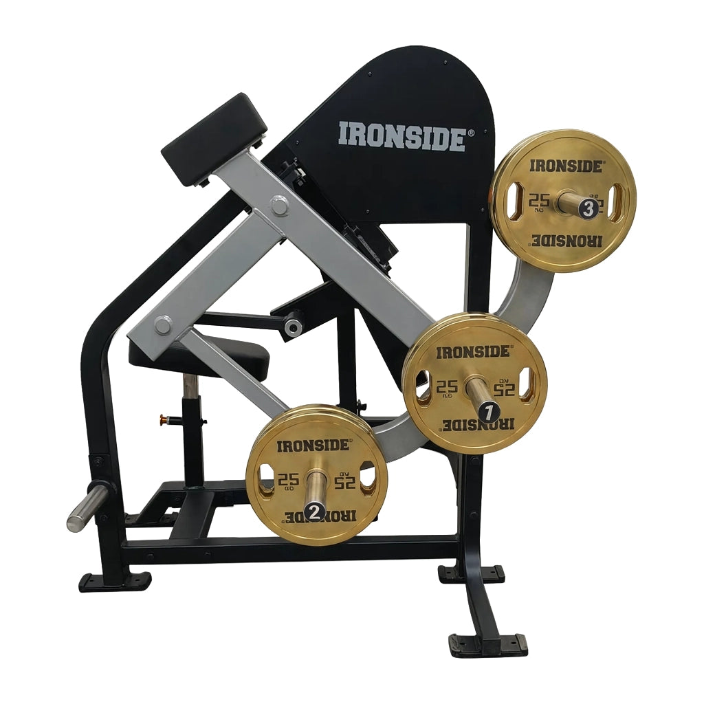 Máquina arm curl plate loaded profesional con ajuste preciso, resistencia inteligente y estructura comercial para entrenar bíceps con control en gimnasios.