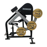 Máquina arm curl plate loaded profesional con ajuste preciso, resistencia inteligente y estructura comercial para entrenar bíceps con control en gimnasios.