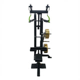 Lat Pulldown plate loaded profesional con manillas rotatorias, brazos ajustables y alta estabilidad para tracción vertical precisa en uso comercial intensivo.