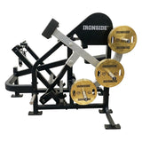 Remo sentado plate loaded con ajuste preciso y resistencia modulable, ideal para dorsales profundos, tracción controlada y uso intensivo en gimnasios.